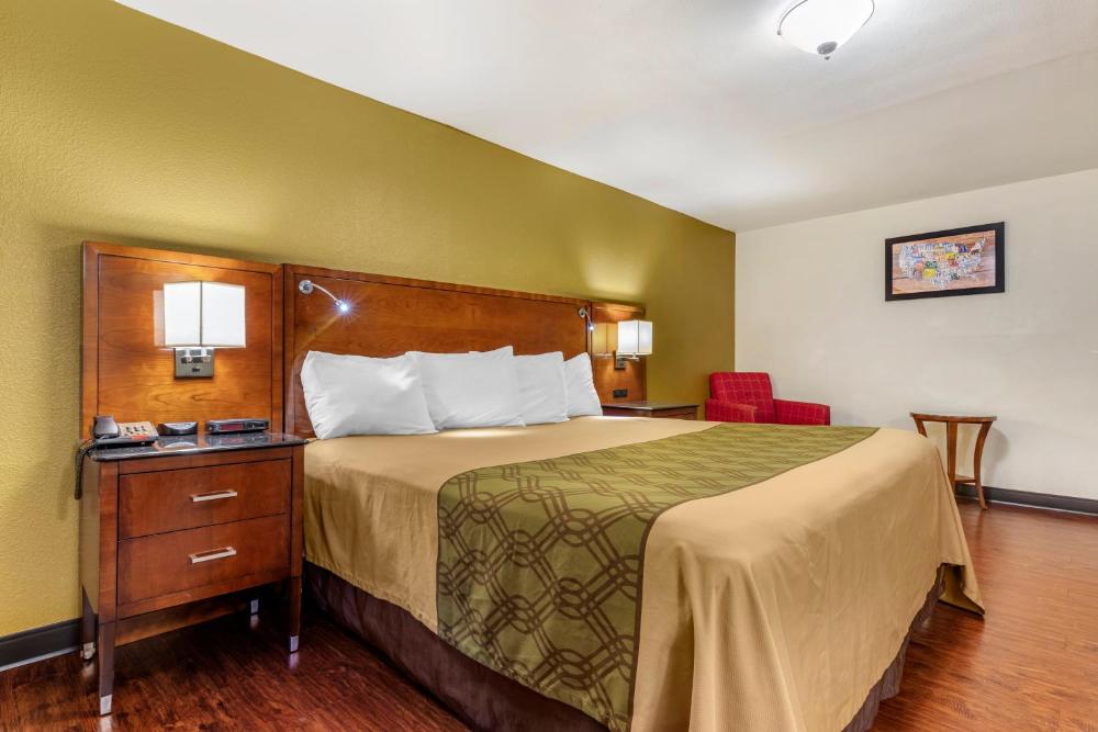 Standard King Room - Non-Smoking  interior